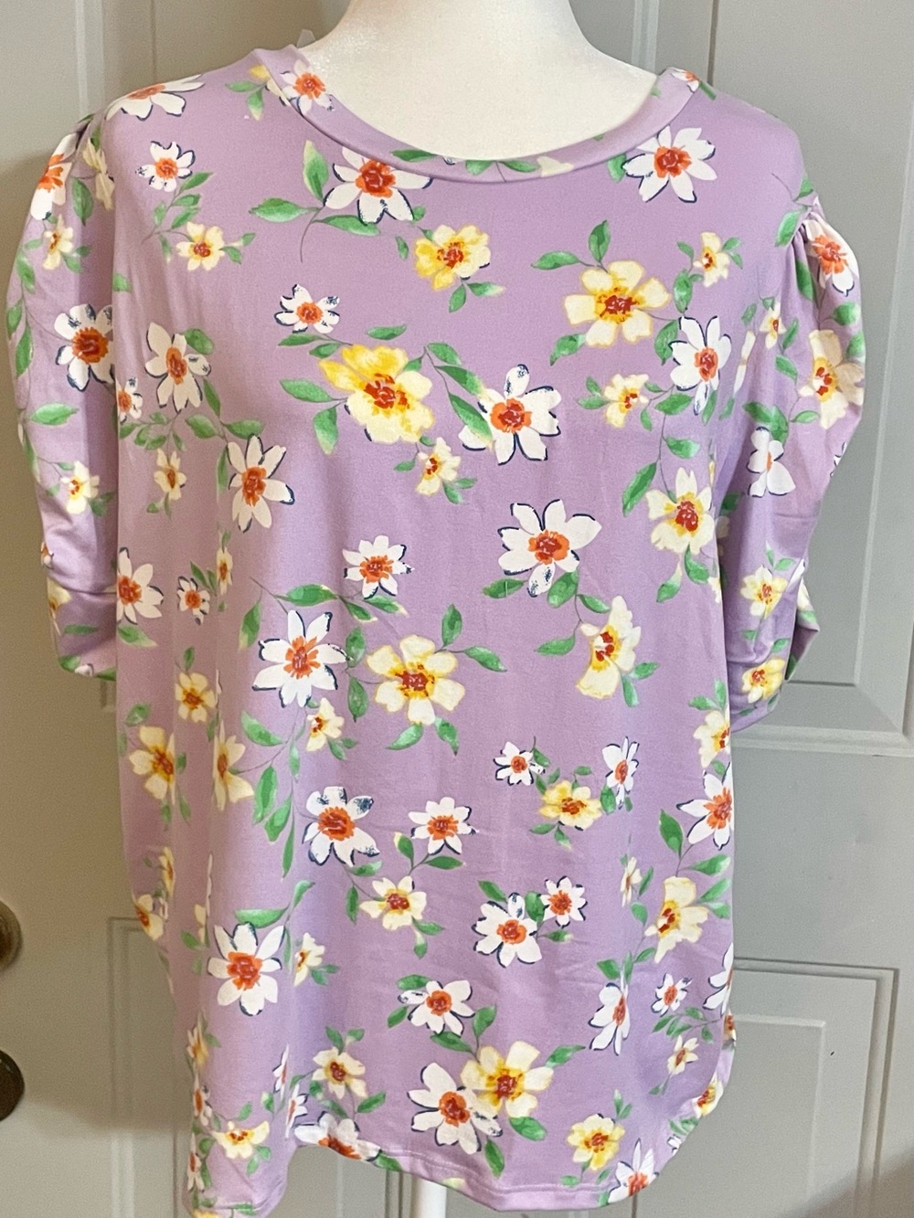 Lilac Haptics NWOT Floral Short-Sleeve Women's Top Size 1x